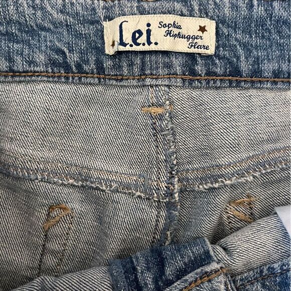 L.e.i. Sophia Hiphugger Flares Patchwork Jeans - Picture 8 of 9